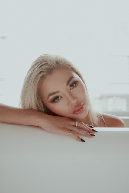 Jade In Stage Pro 1