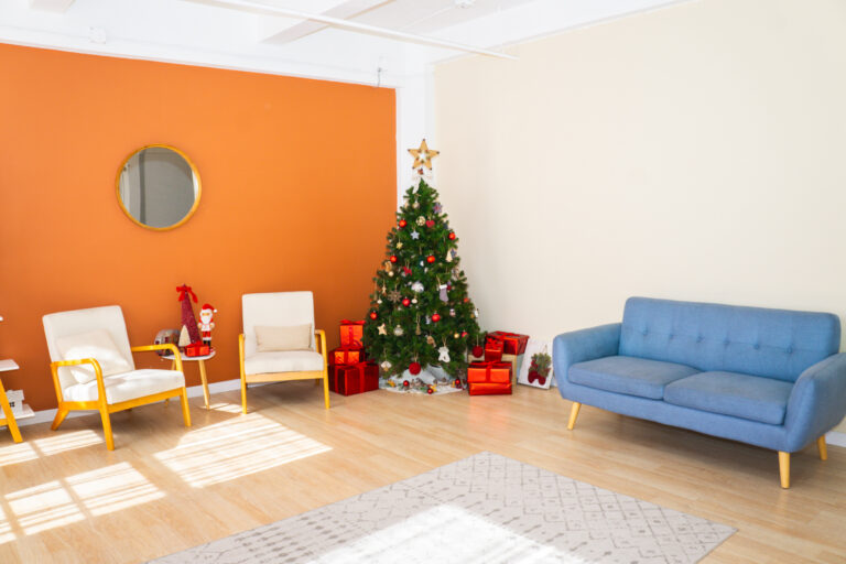 Daylight Loft Photo Studio studio in Los Angeles with Christmas tree_Loft 2-3