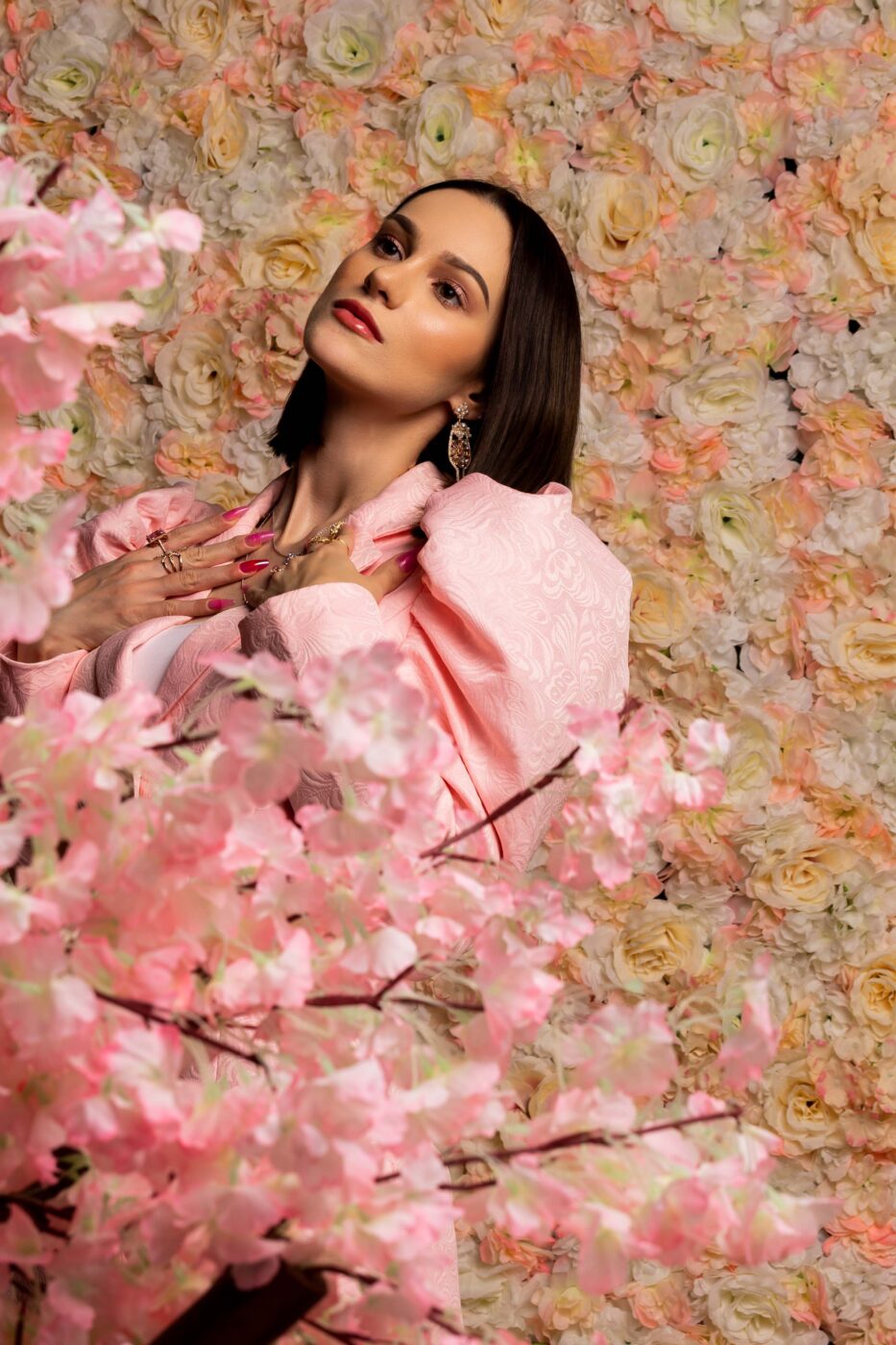 “Pretty in pink” at Chicago 5 “Flower Wall” Studio