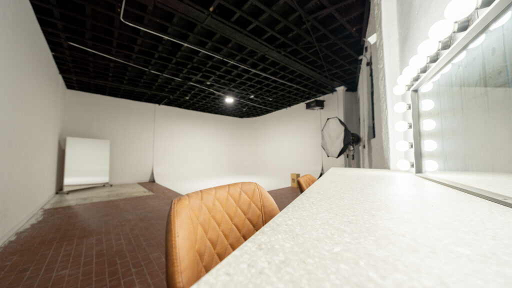 Metro 6 - White cyclorama wall photo and video shoot in New York