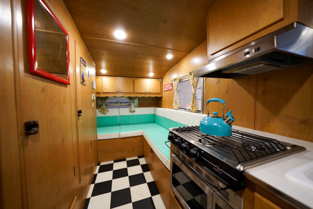 Blackout Photo Studio with Vintage RV Light Cube in Los Angeles_Yukon 4_10