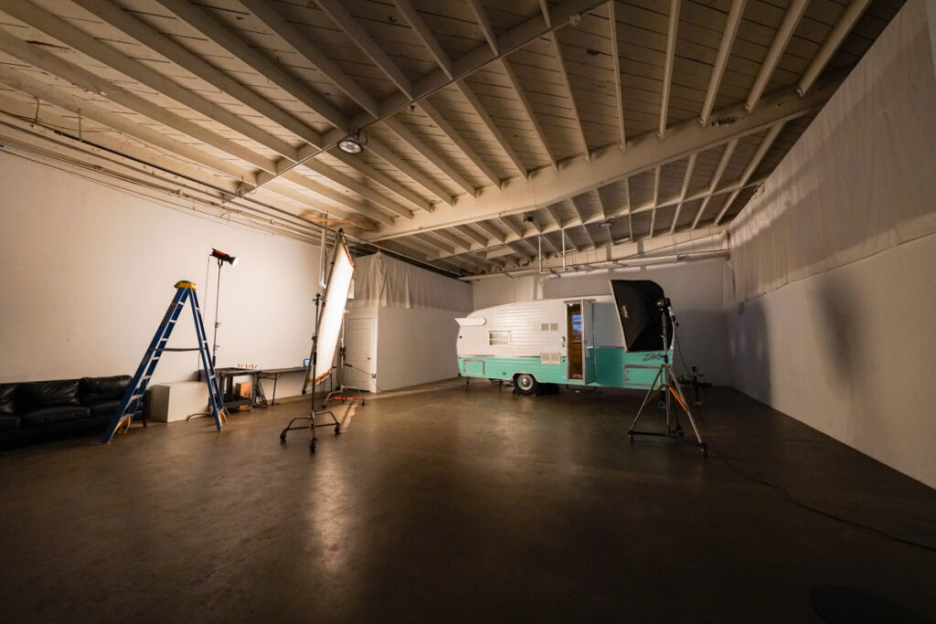 Blackout Photo Studio with Vintage RV Light Cube in Los Angeles_Yukon 4_4