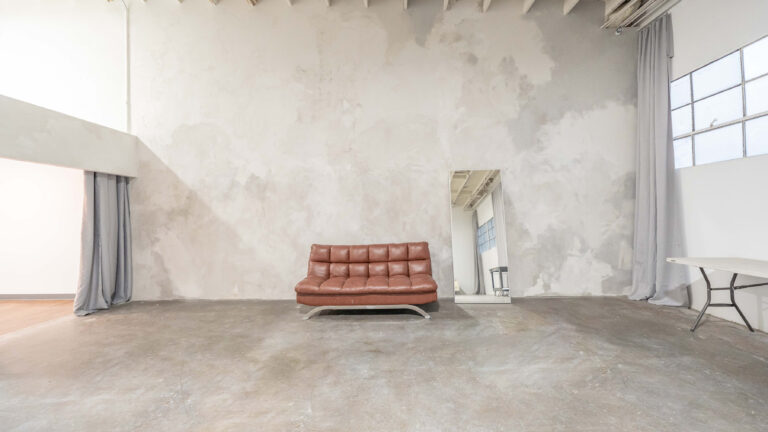Cyc wall photo studio for rent with white steps yukon 2