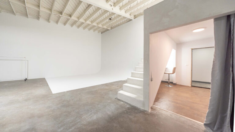 Cyc wall photo studio for rent with white steps yukon 2
