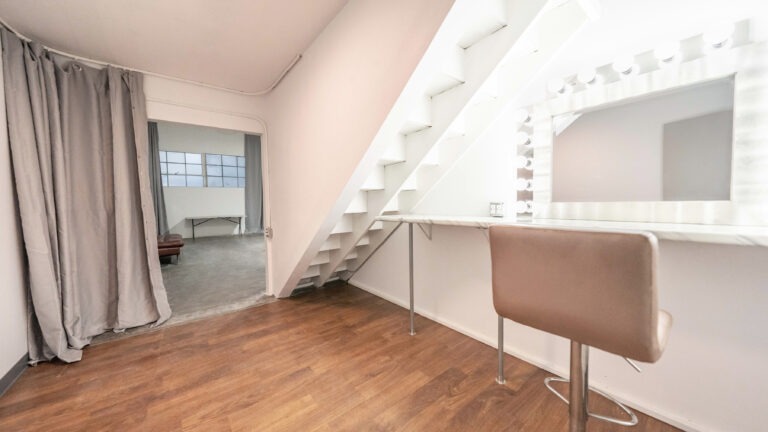 Cyc wall photo studio for rent with white steps yukon 2