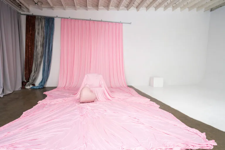 Photo Studio with white cyc wall and pink backdrop in Los Angeles Yukon-2 - FD Photo Studio for rent