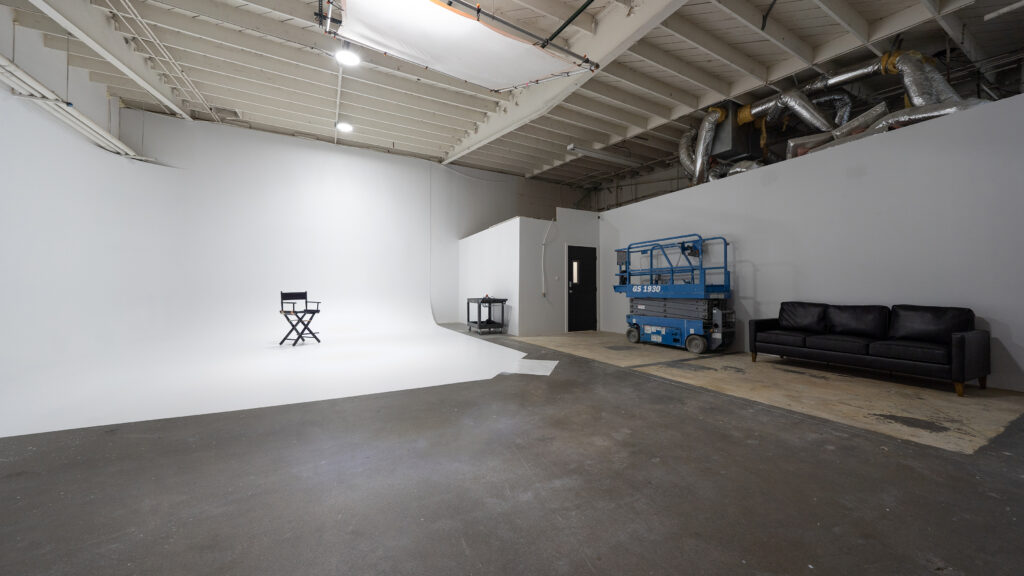 Yukon 1 &acirc; Rental Photo Studio with Cyc Wall, Car Access, and Free Parking in Los Angeles - FD Photo Studio