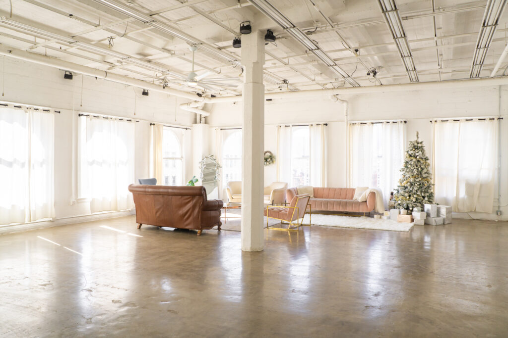 092724_Loft 5_Christmas Decorations -2