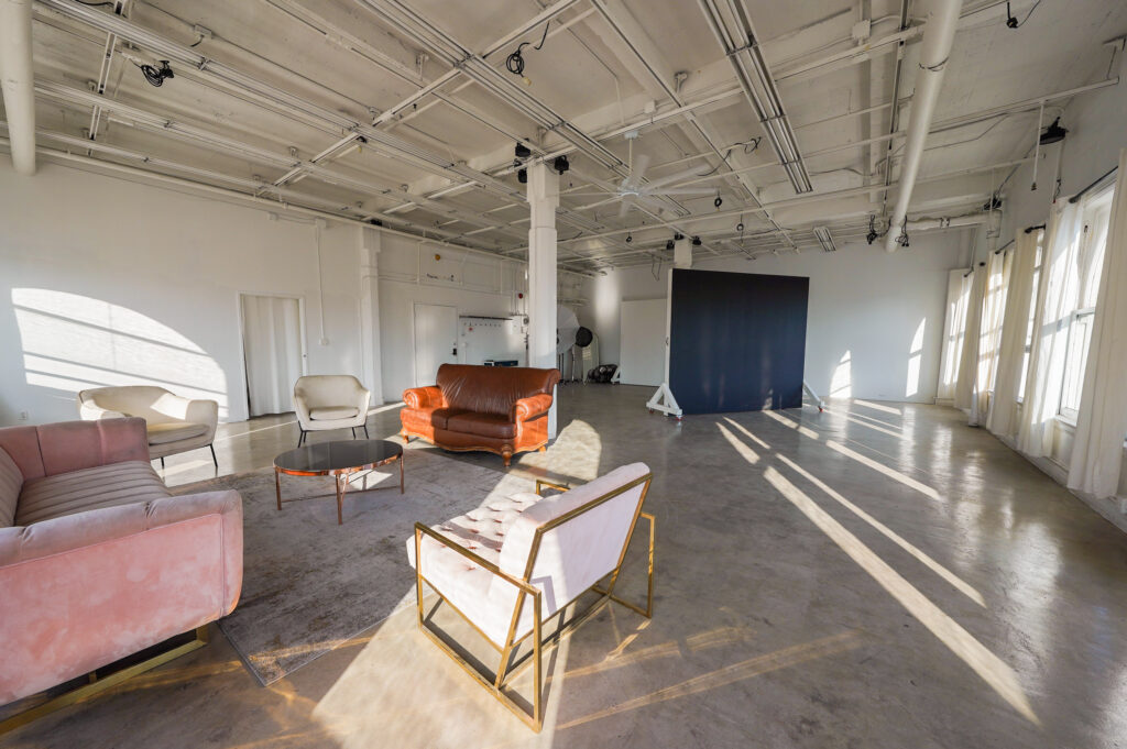 Daylight Photo studio for rent in Los angeles with arched windows and dt views