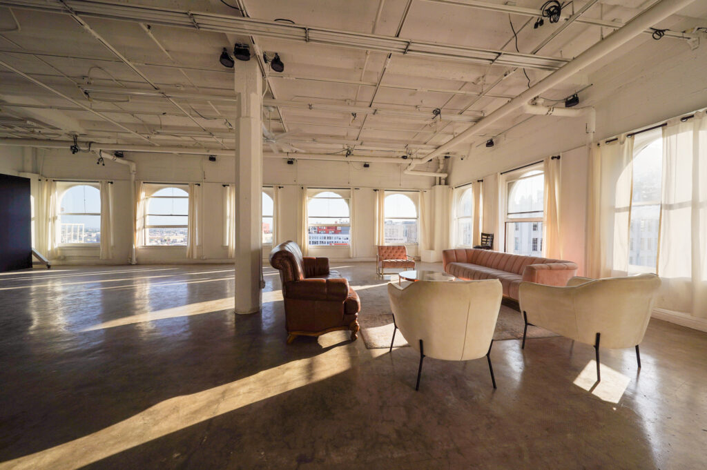 Daylight Photo studio for rent in Los angeles with arched windows and dt views
