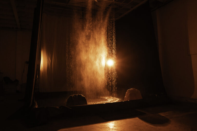 Photo Studio with rain feature and water pool in Los Angeles_Yukon 300014