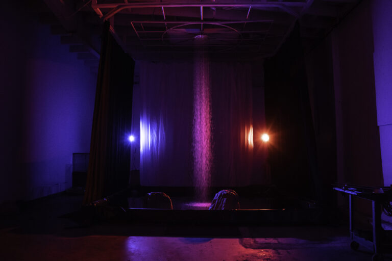 Photo Studio with rain feature and water pool in Los Angeles_Yukon 300015