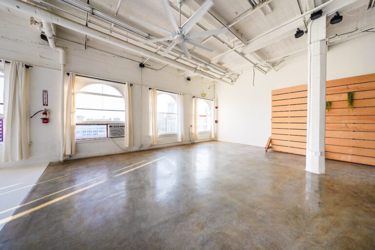 Daylight Photo studio for rent in Los angeles with cycwall and natural light
