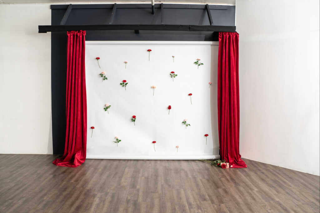 Daylight photo studio in Los Angeles for rent with Valentines day decorations Pro I_3