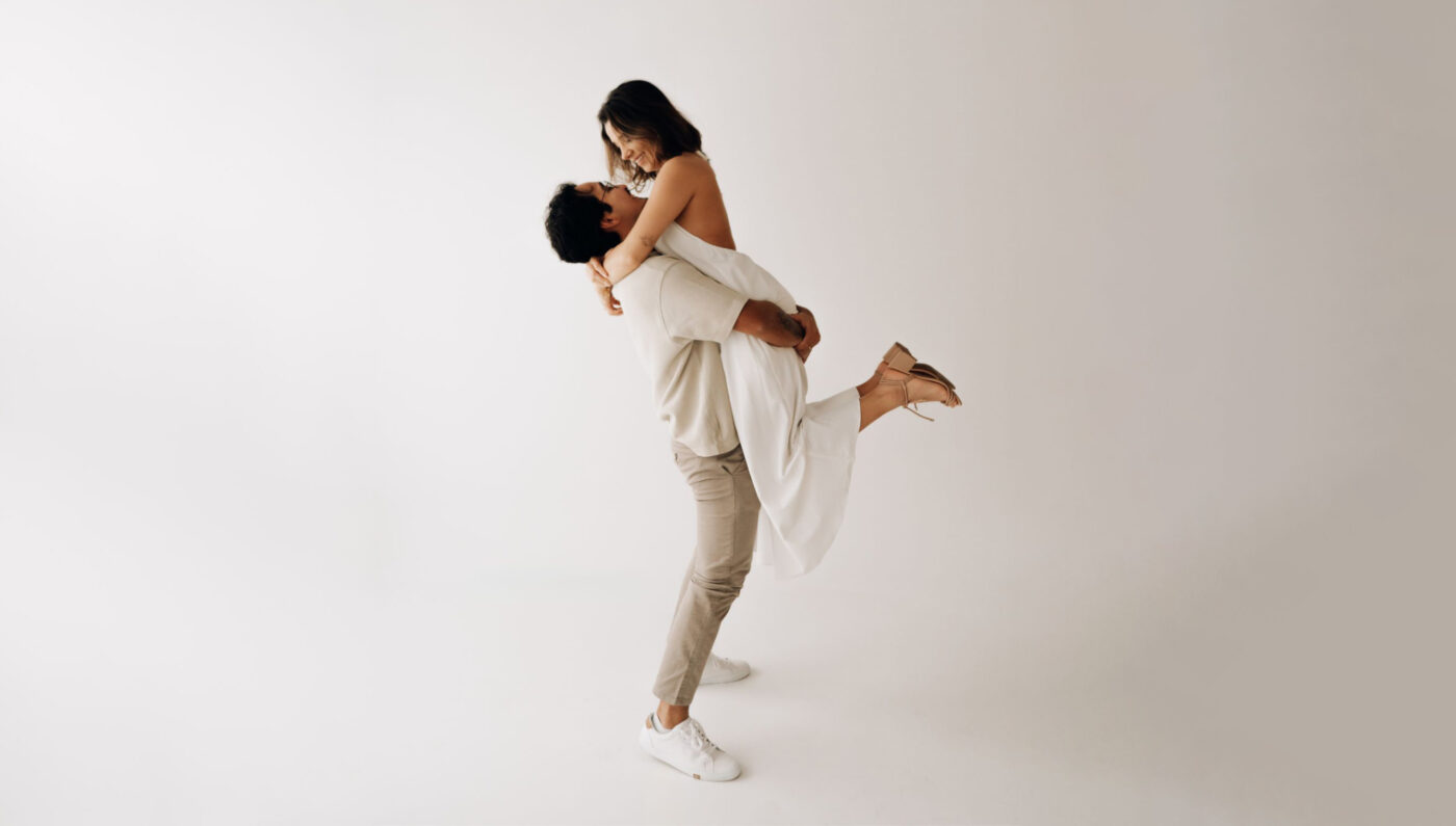 Romantic Couple Photoshoot Ideas to Capture in a Studio (2025 Guide)