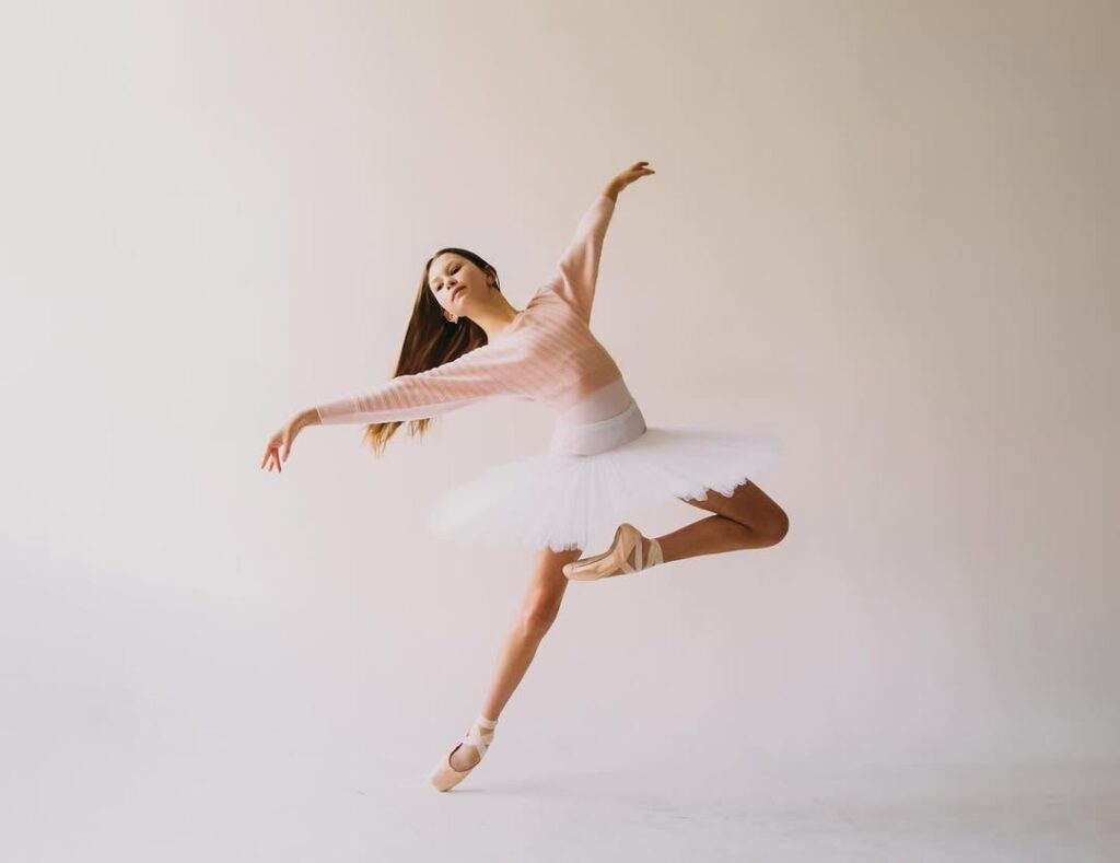 Ballerinas ellery_enpointe photographed by melinanastazia at Astoria 8