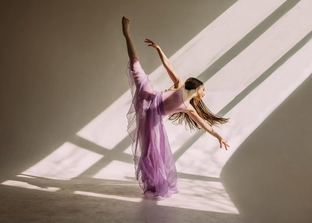 Ballerinas scarlettcepler photographed by melinanastazia at Astoria 8